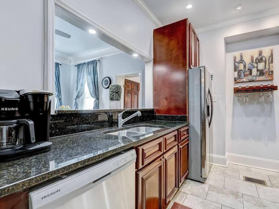 Historic Savannah Gold Private Condo With Pool - 2Bed, 1&Half Bath, Sleeps 6, 1St Floor, 15 Min Walk To Historic Savannah Center And All Attractions Exteriör bild