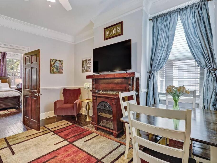 Historic Savannah Gold Private Condo With Pool - 2Bed, 1&Half Bath, Sleeps 6, 1St Floor, 15 Min Walk To Historic Savannah Center And All Attractions Exteriör bild
