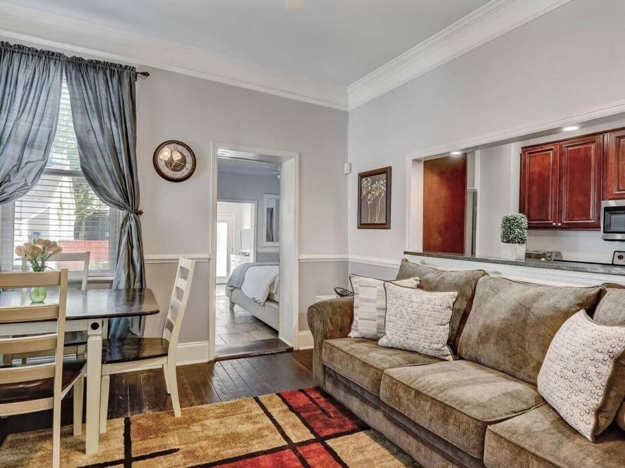 Historic Savannah Gold Private Condo With Pool - 2Bed, 1&Half Bath, Sleeps 6, 1St Floor, 15 Min Walk To Historic Savannah Center And All Attractions Exteriör bild